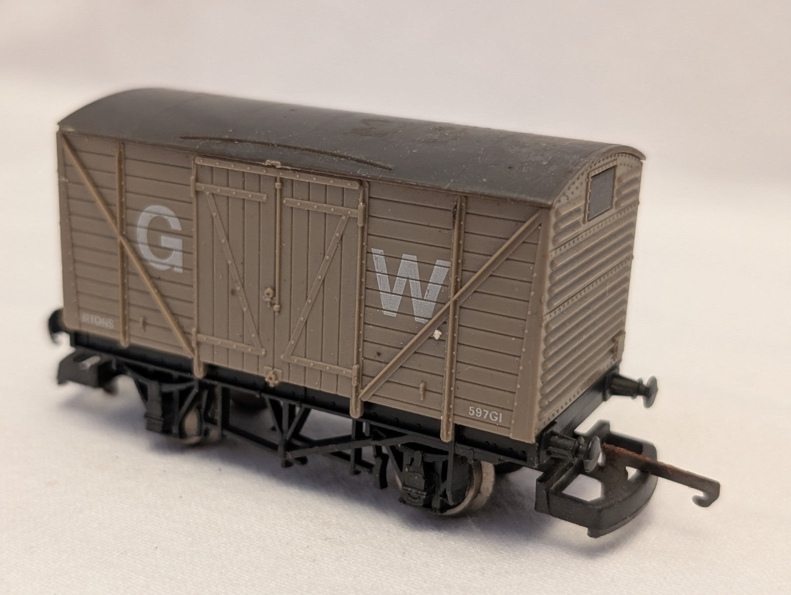 Lima OO Gauge GWR 12 Ton Ventilated Goods Van Goods Wagon