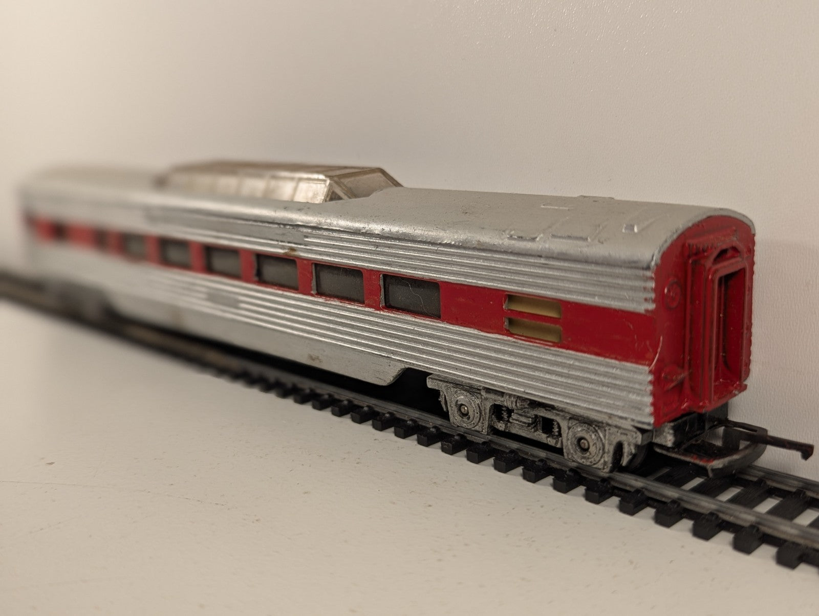 Tri-ang Railways R25 OO Gauge Transcontinental Observation Coach