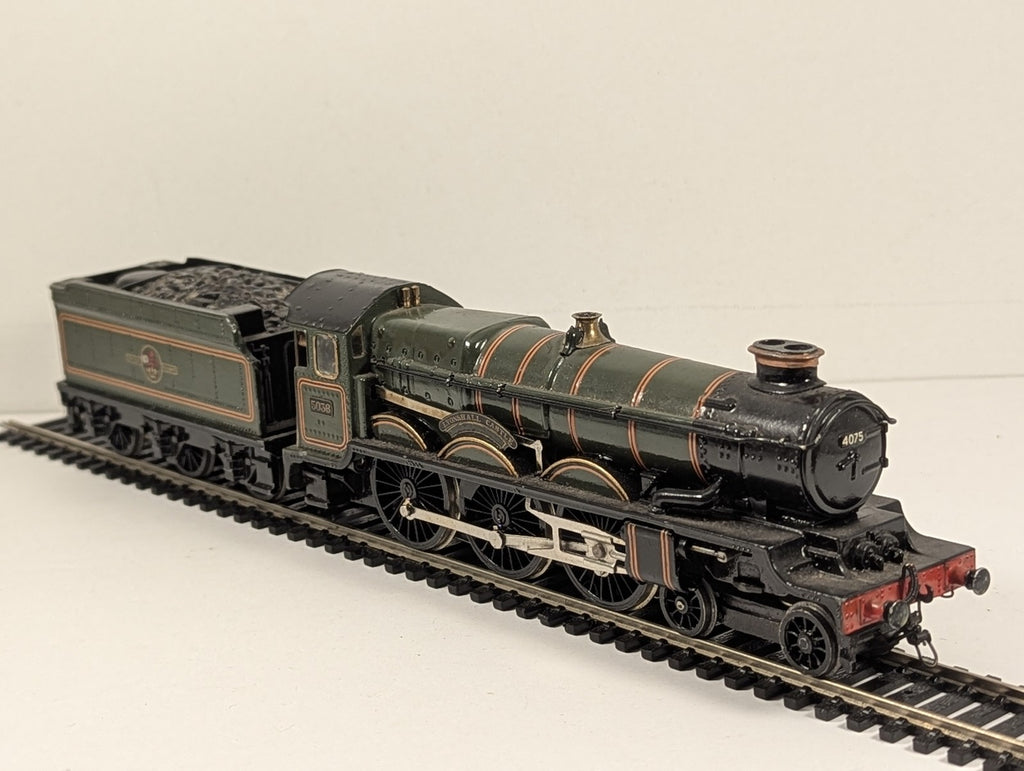 Wrenn OO Gauge Castle Class 4-6-0 5038 'Lyonshall Castle' Steam Locomotive