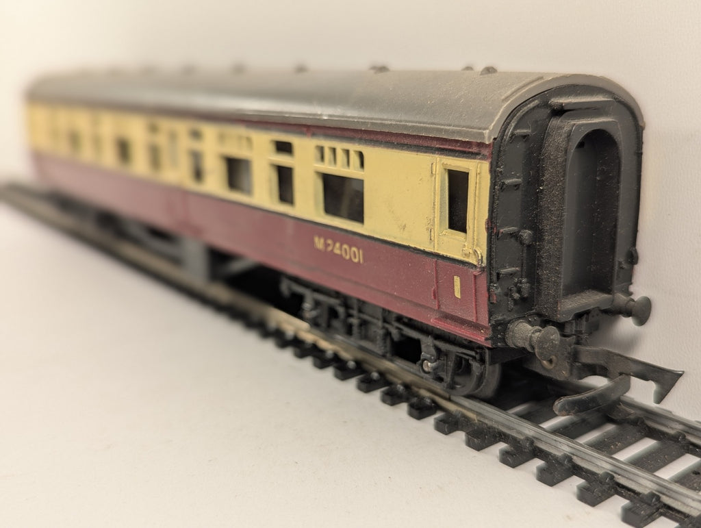 Tri-ang OO Gauge Main Line Composite Coach Passenger Coach M24001