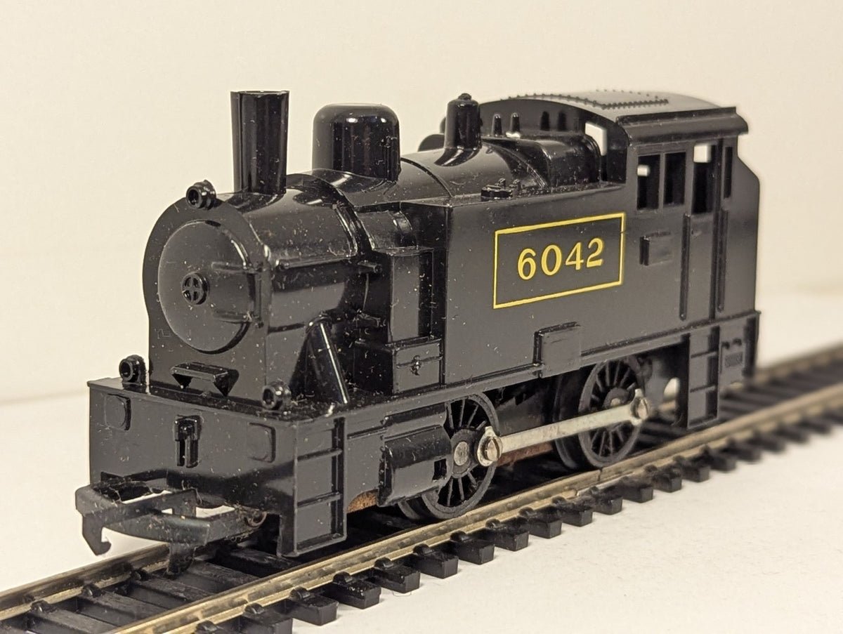 Hornby OO Gauge 0-4-0 Tank Locomotive Steam Locomotive 6042 Black