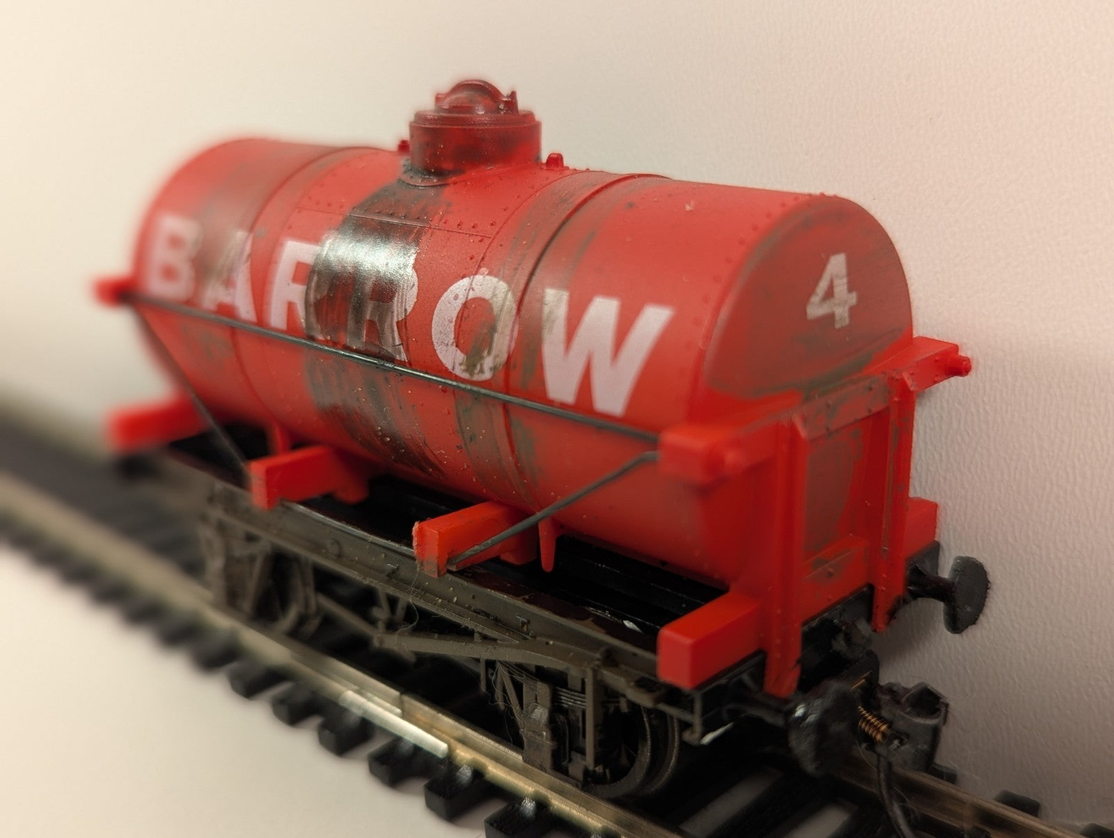 Dapol B597 12-Ton Tank Wagon – “Barrow” – Weathered – OO Gauge