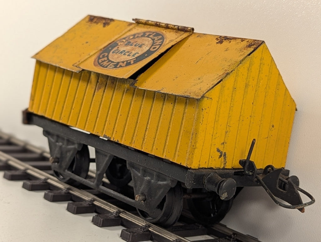 Hornby R154 O Gauge Blue Circle Cement Wagon Yellow