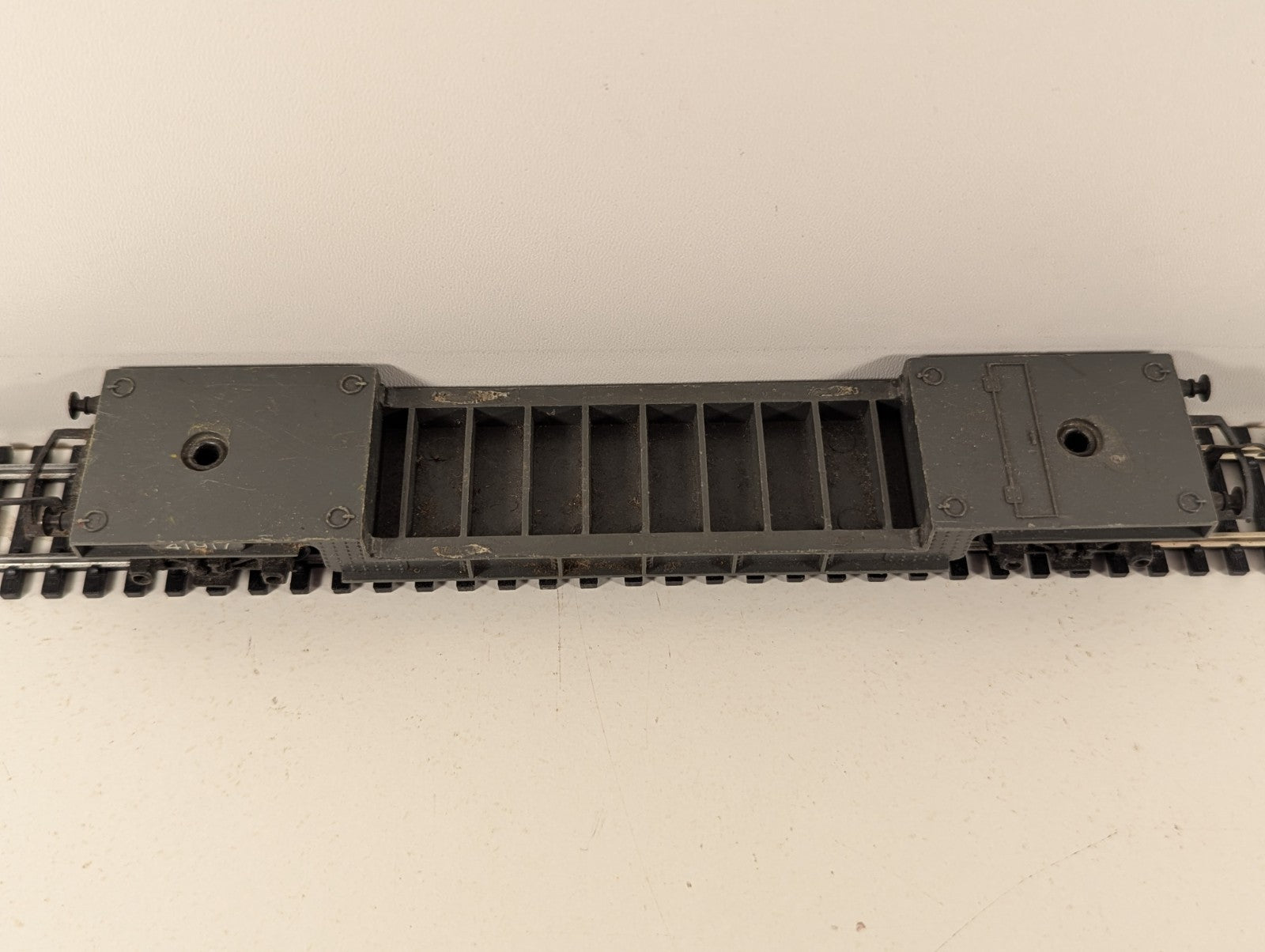 Tri-ang Railways R118 OO Gauge Bogie Well Wagon