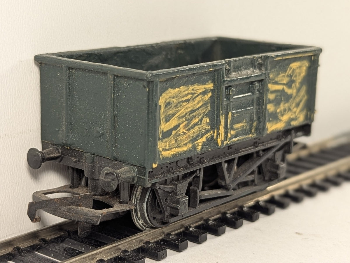 Tri-ang OO Gauge 16-Ton Mineral Wagon Goods Wagon Repainted Green