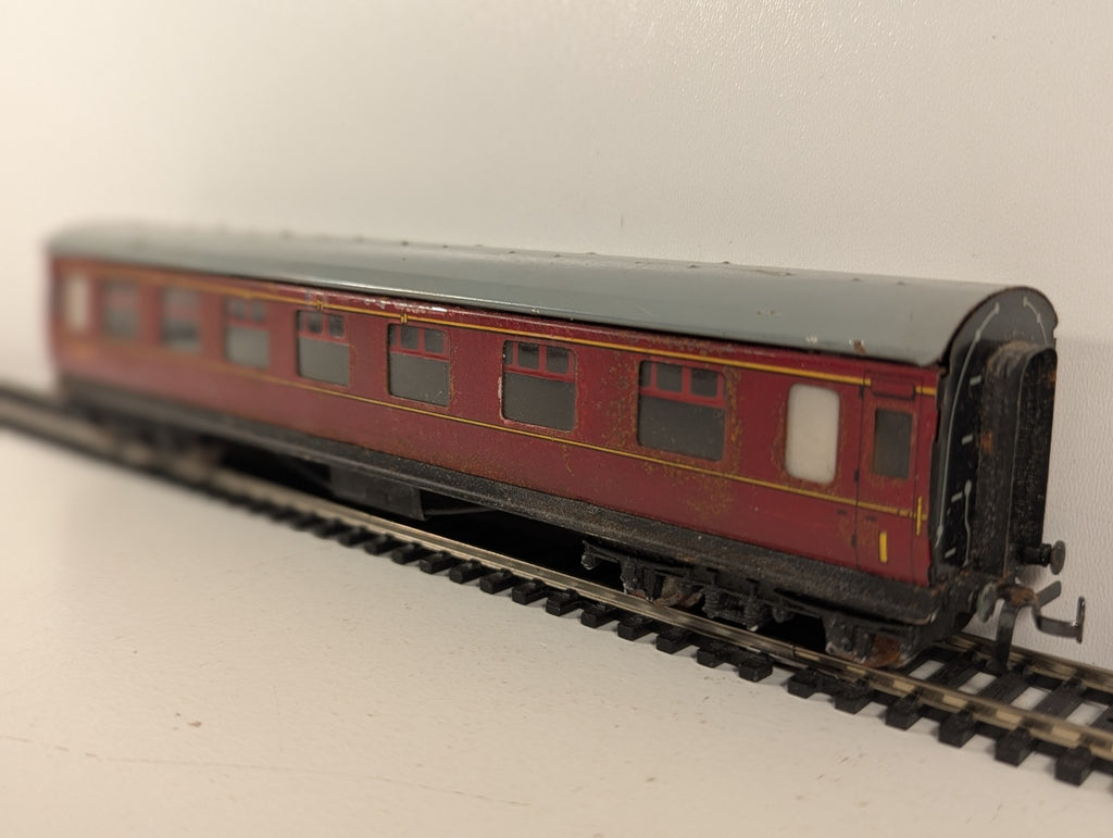 Hornby Dublo OO Gauge LMS Stanier Composite Corridor Coach M4193