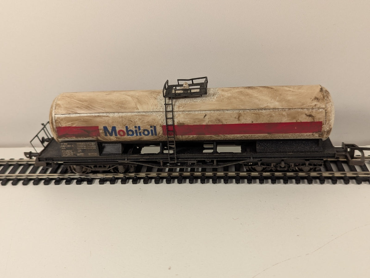 Lima HO Mobiloil Tank Wagon Heavy Weathered Finish