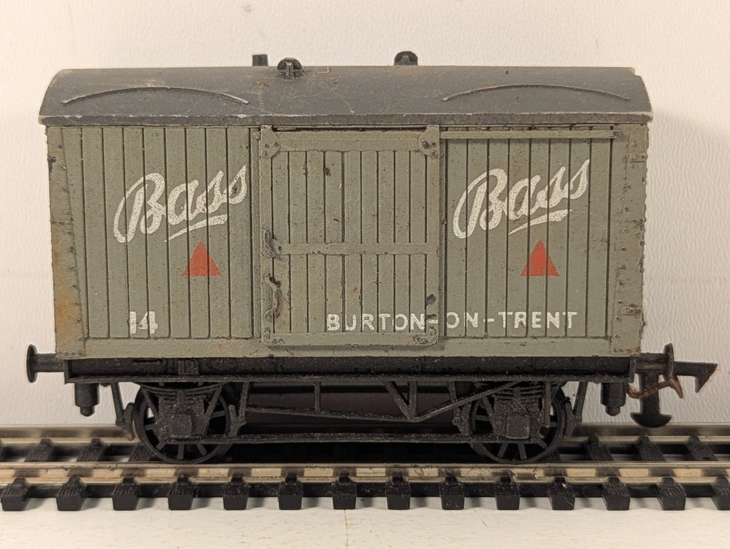 Graham Farish OO Gauge Bass Ventilated Van 14