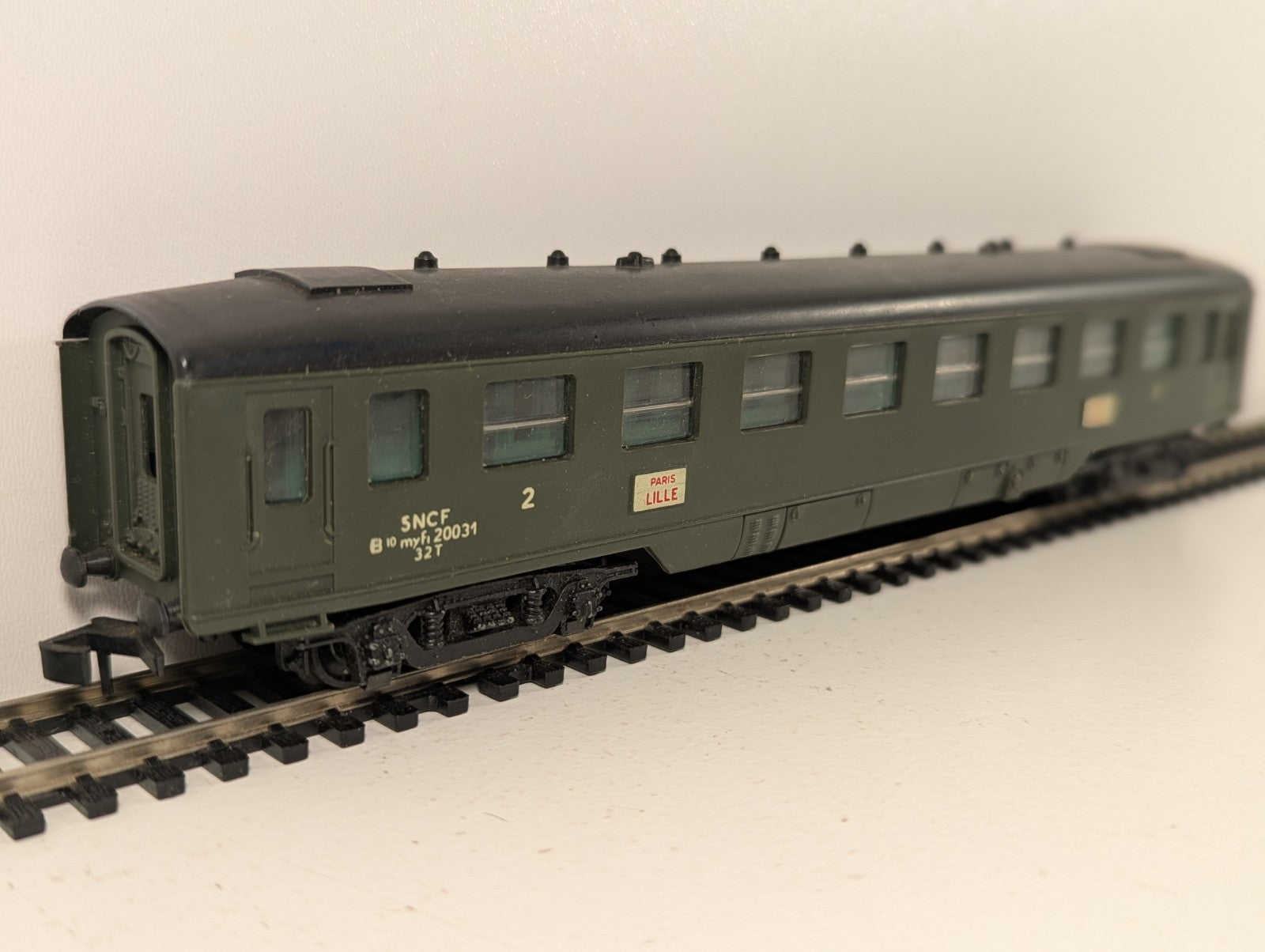 Hornby Acho HO Gauge Green 733 SNCF 2nd Class Coach