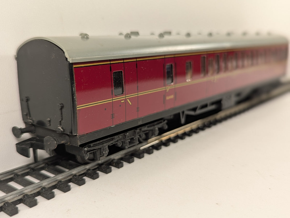 Hornby Dublo OO Gauge BR Maroon Brake Second Coach Passenger Coach M43277 4053