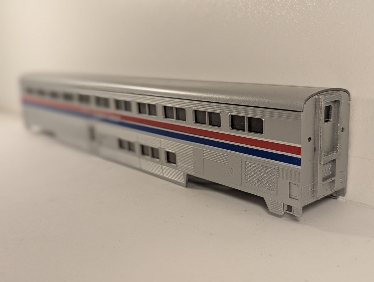Con-Cor HO Gauge Superliner Coach Car Passenger Coach Amtrak Phase III