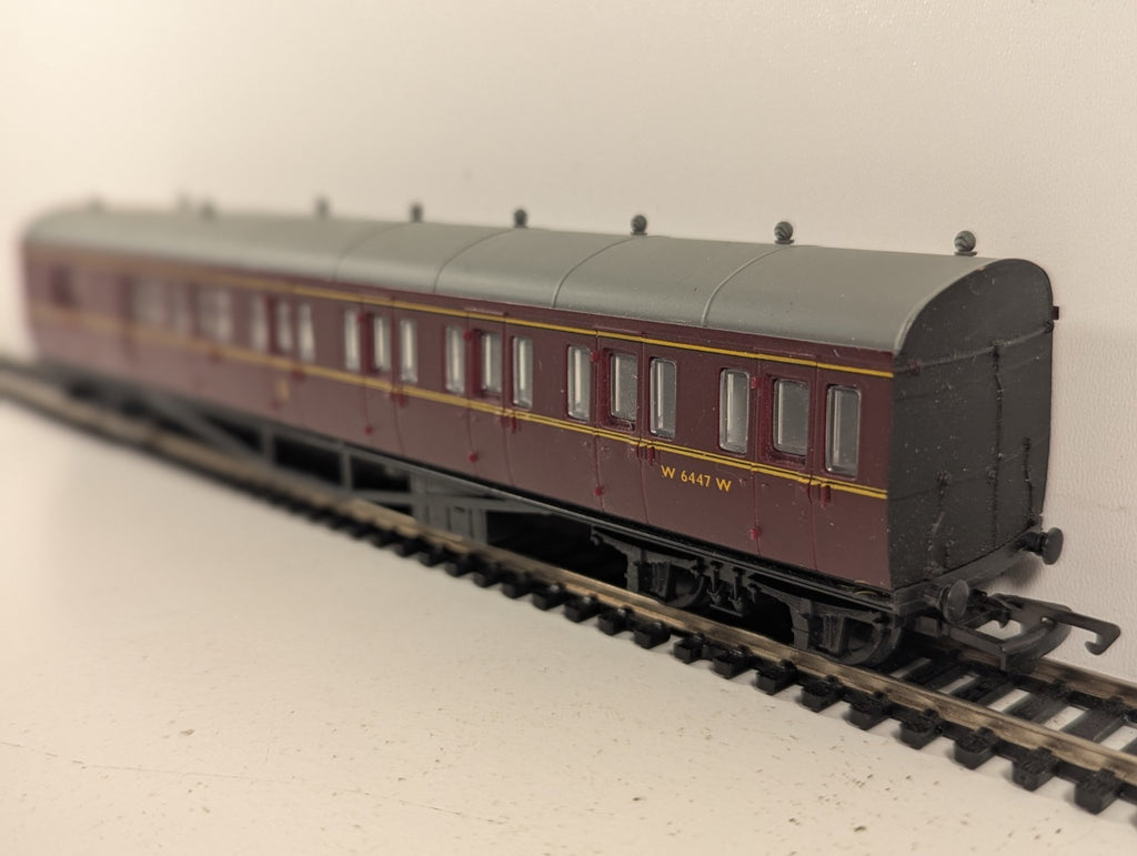Mainline OO Gauge BR Maroon Collett Brake Composite Coach W6447W