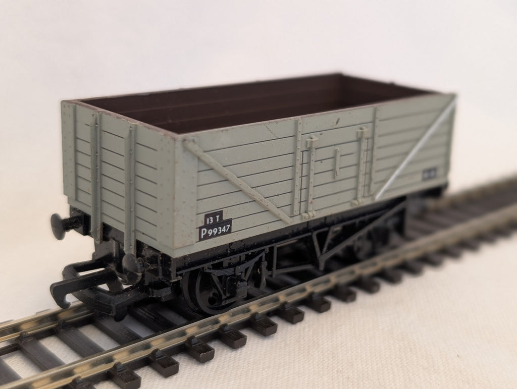 Mainline OO Gauge 7-Plank Open Wagon P99347 BR Grey 37-142
