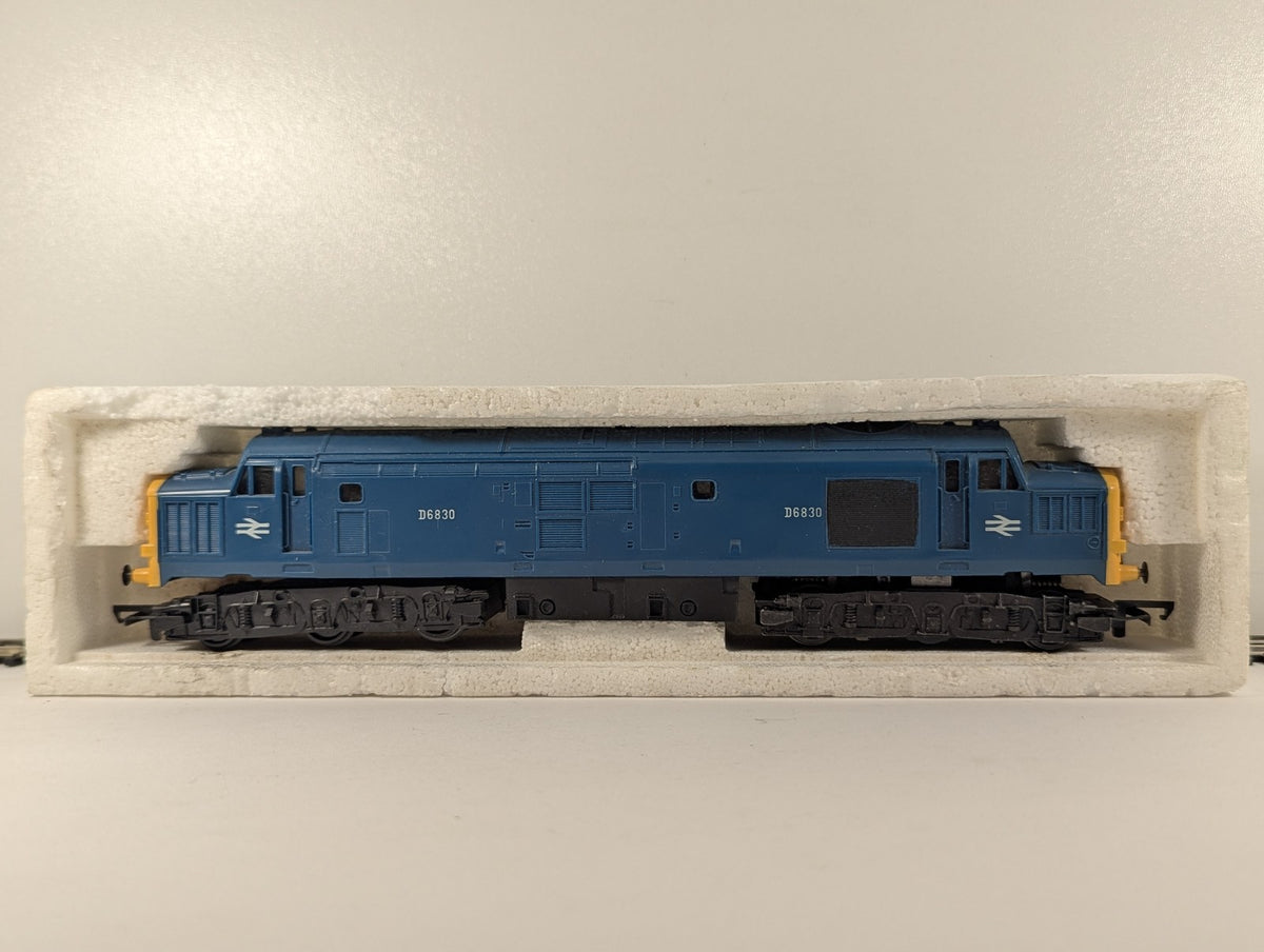 Hornby OO Gauge Class 37 Diesel Locomotive D6830 BR Blue R751
