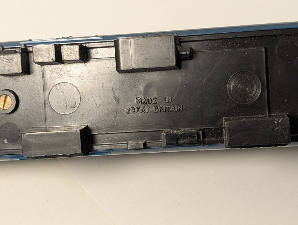 Hornby OO Gauge BR Mk1 BSK Brake Second Corridor Coach Passenger Coach M14052