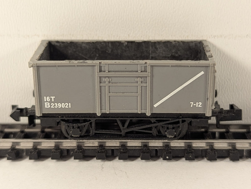 Minitrix N Gauge 16 Ton Mineral Wagon B239021 BR Grey
