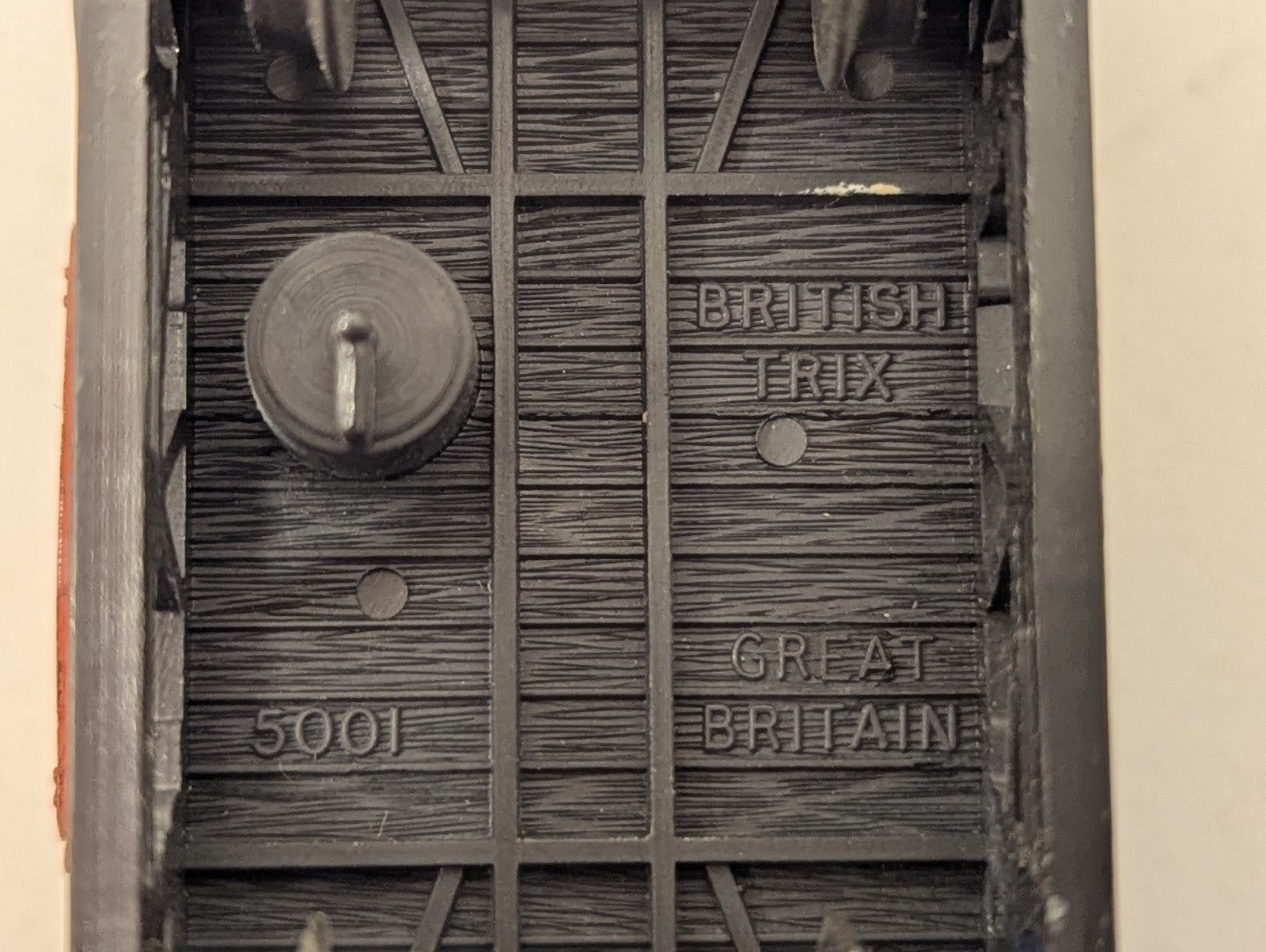 Trix 5001 BR Closed Vent Van Brown