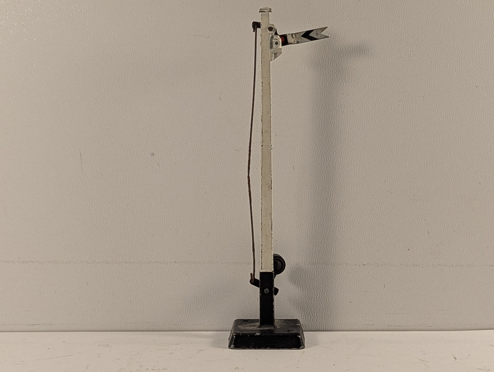 Hornby OO Gauge No. 1 Distant Signal Yellow & Black