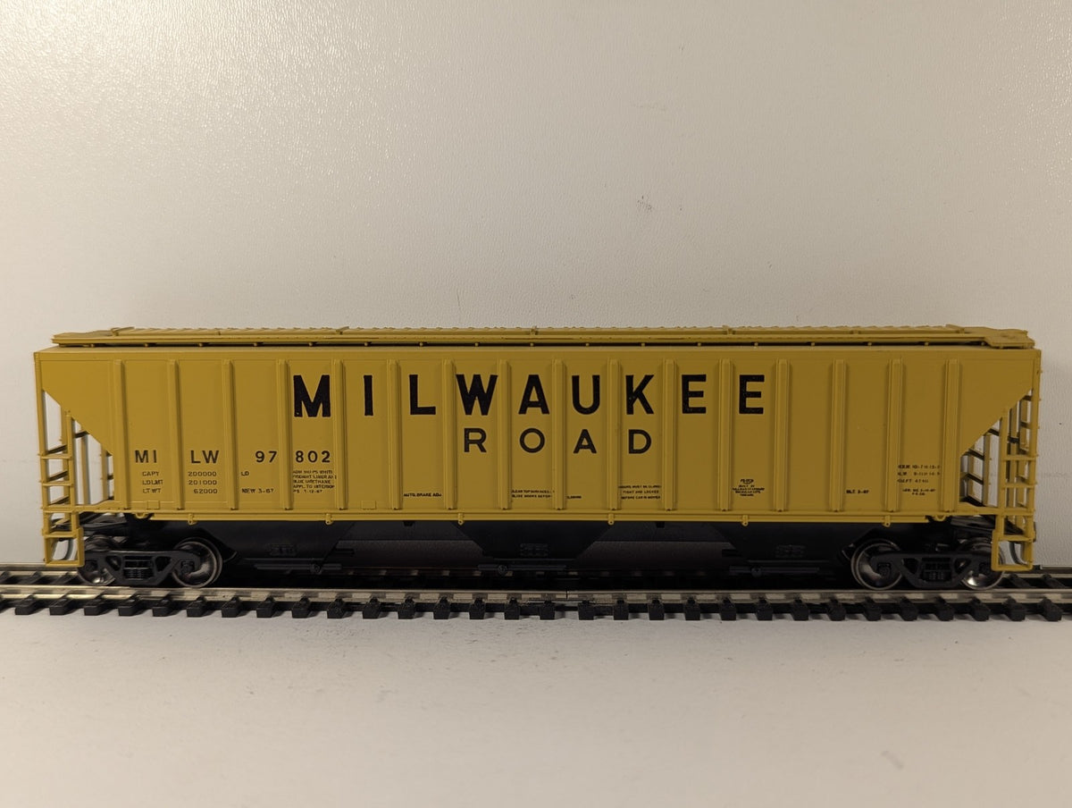 HO Gauge 54' Covered Hopper Car MILW 97802 Milwaukee Road