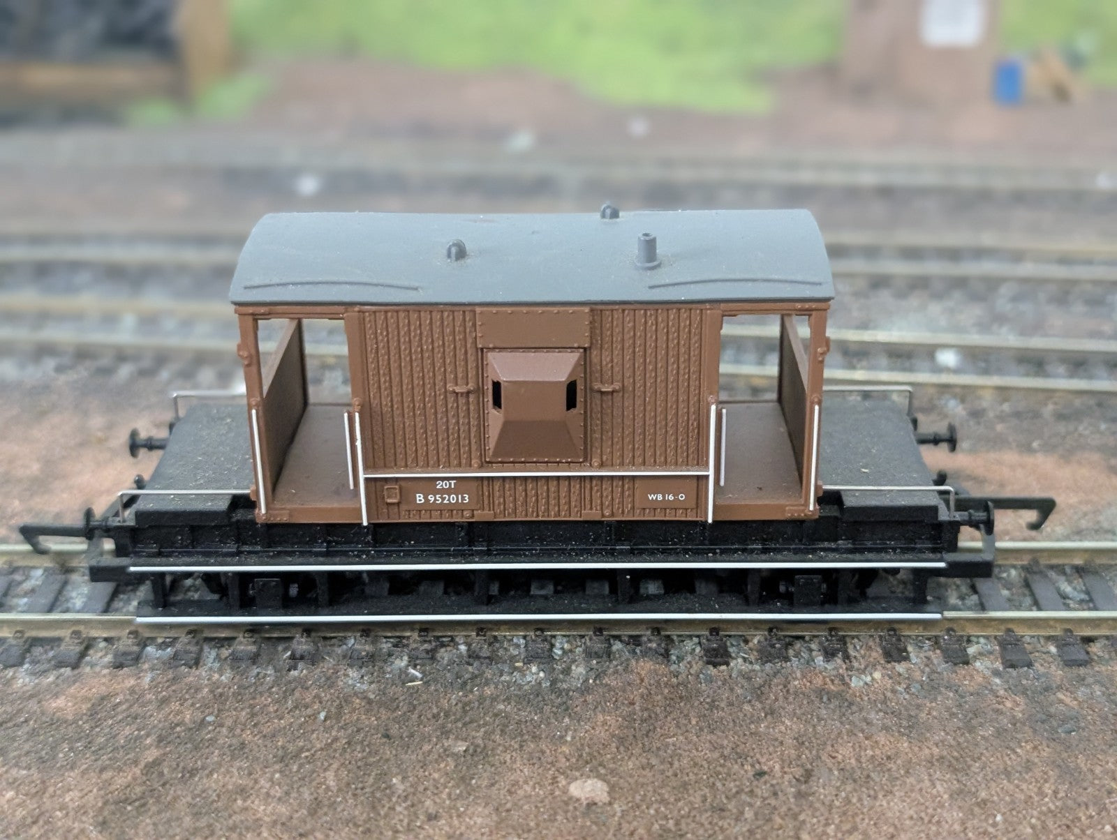 Hornby R6119 BR 20 Ton Brake Van B952006
