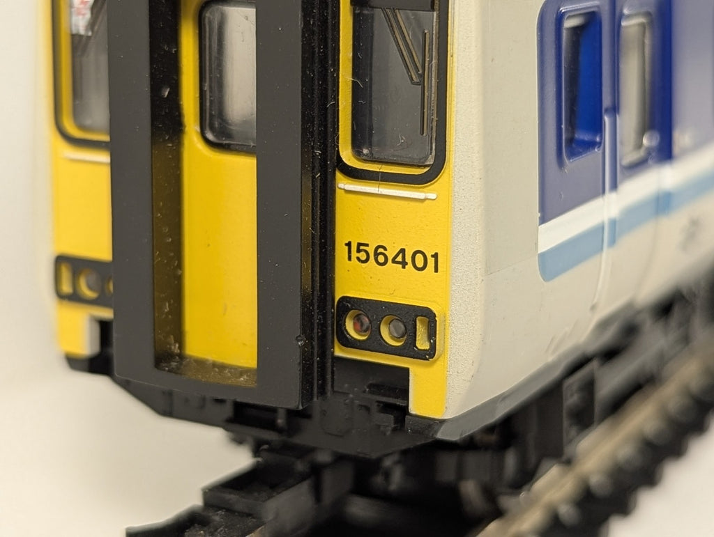Hornby OO Gauge Class 156 Super Sprinter DMU Coach 52401