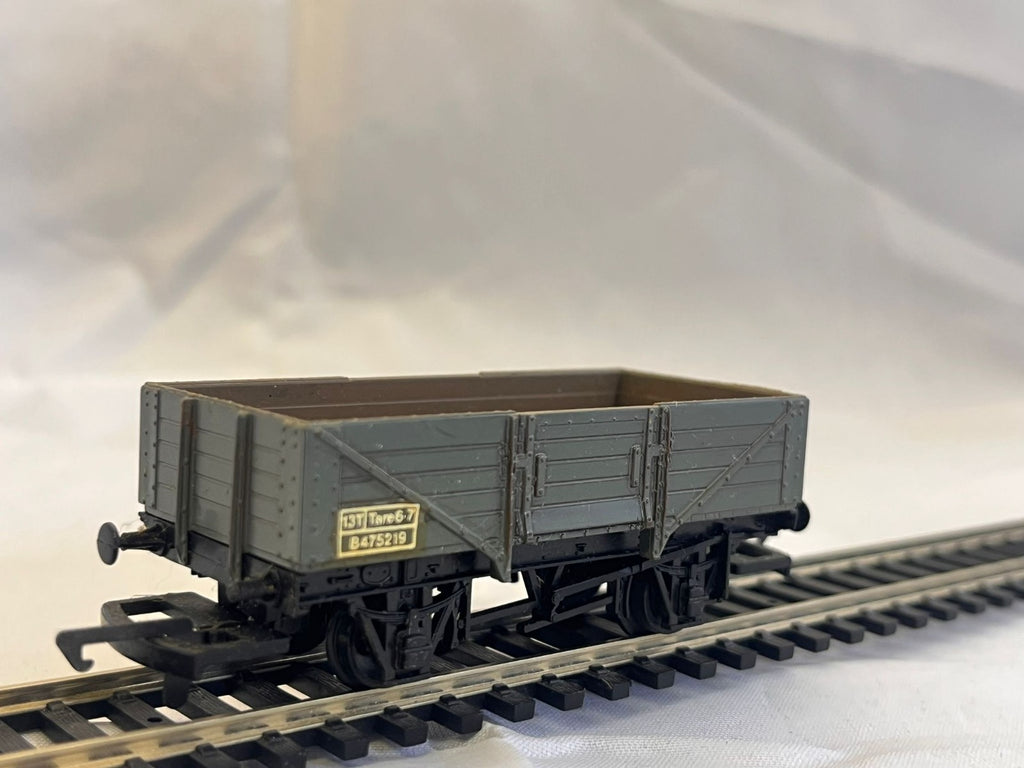 Peco OO Gauge 7 Plank Open Wagon Kit Built