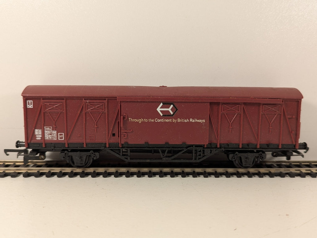 Tri-ang Hornby R738 OO Gauge Red BR Anglo-Continental Ferry Van