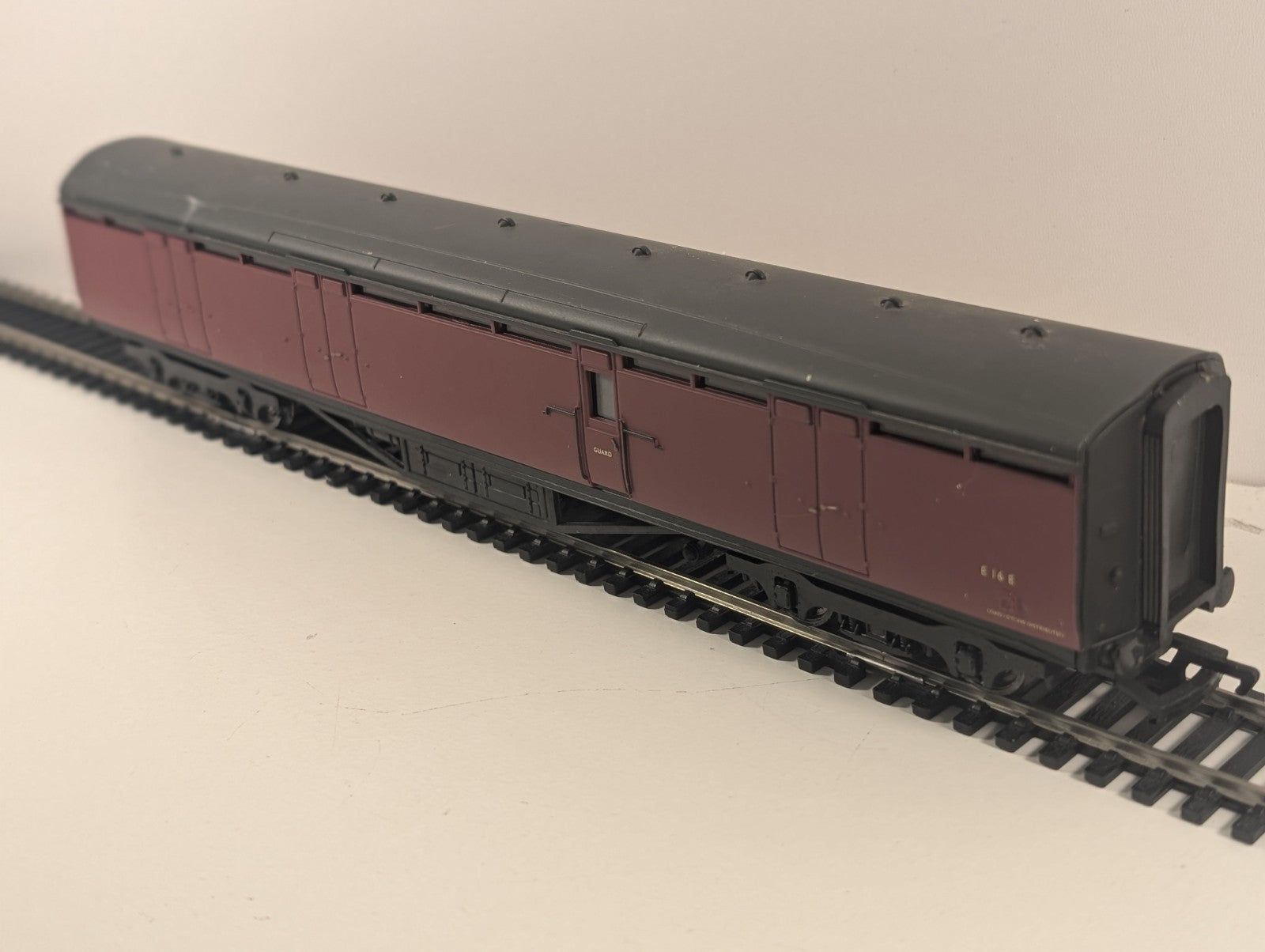 Bachmann 34-653 63ft Thompson BG Full Brake in Crimson