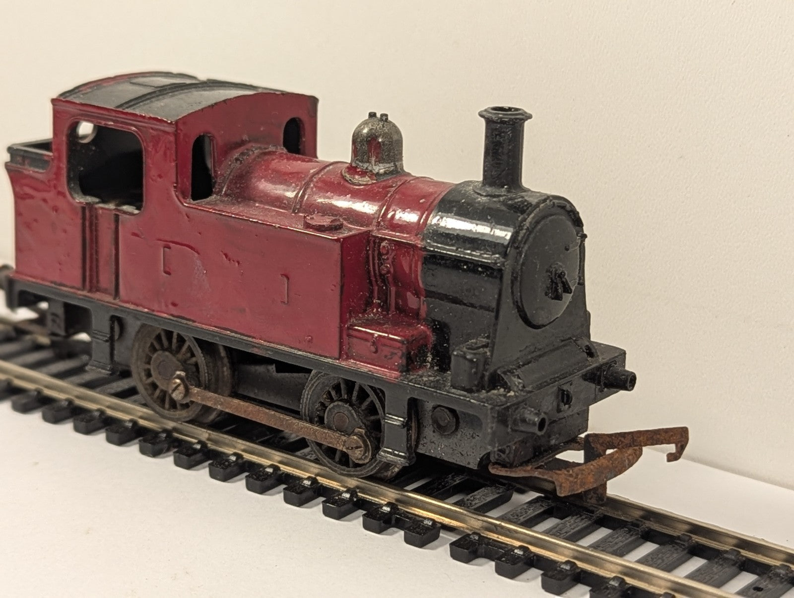 Tri-ang R355 OO Gauge Nellie 0-4-0 Industrial Tank – Repainted Spares/Repair