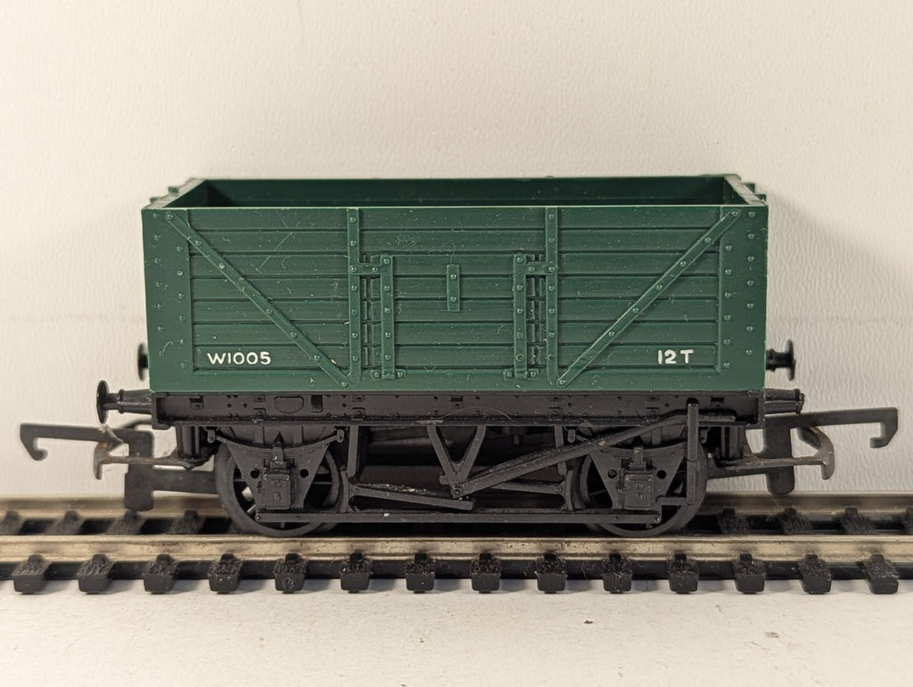 Tri-ang OO Gauge 12T 7-Plank Open Wagon Goods Wagon W1005 Green R.10