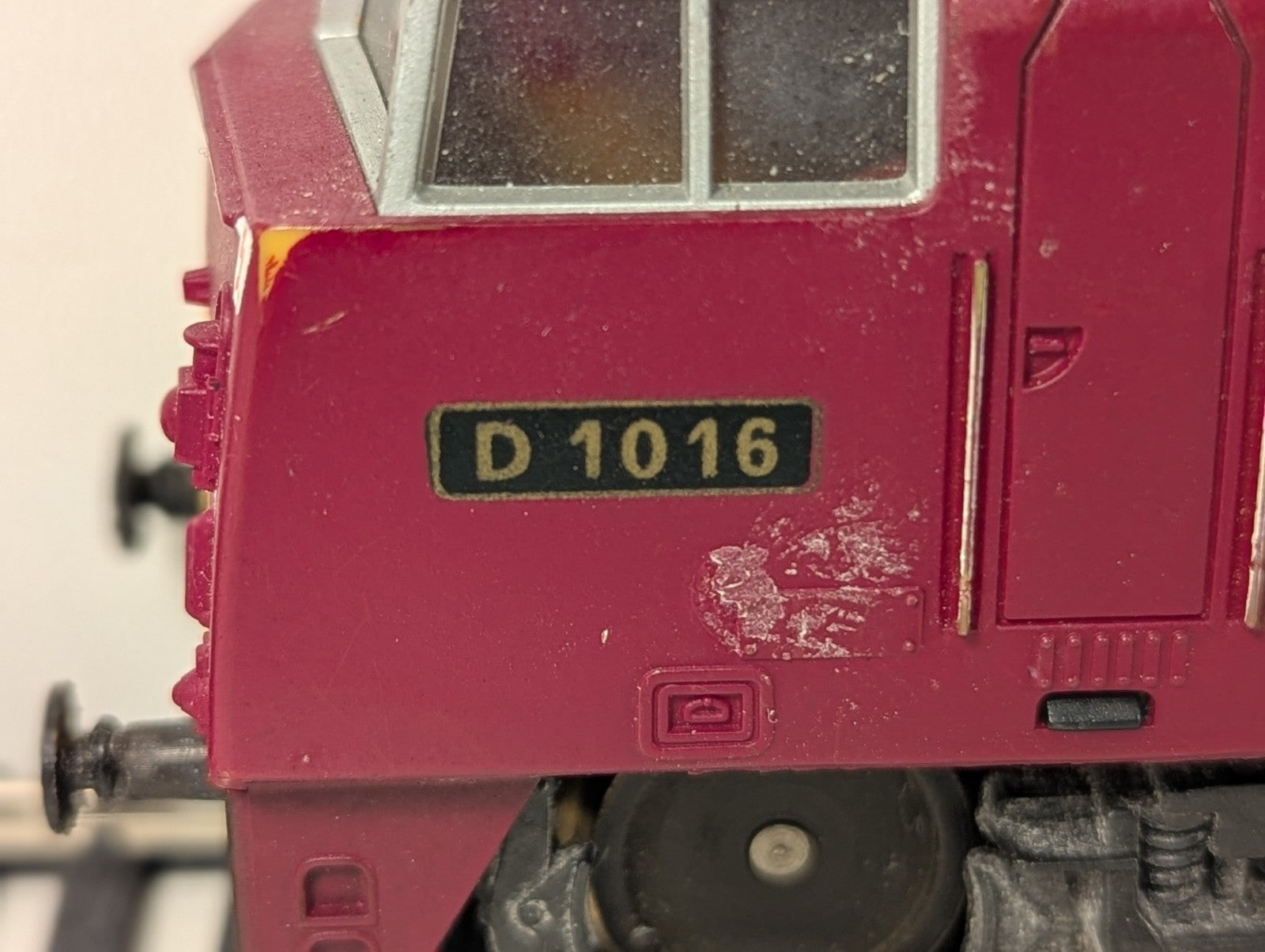 Lima OO Gauge Class 52 Western Gladiator Diesel Locomotive D1016 BR Maroon