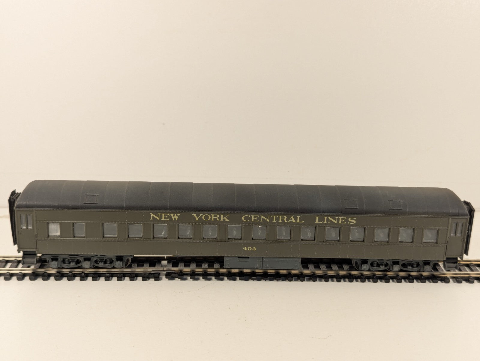 Athearn 1882 New York Central Standard Baggage Car  - Boxed - Missing Couplings