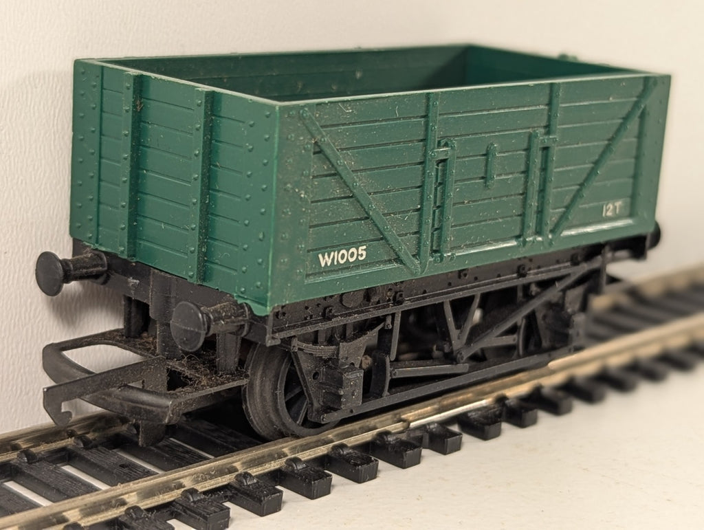Tri-ang R10 OO Gauge 12 Ton Open Wagon Green