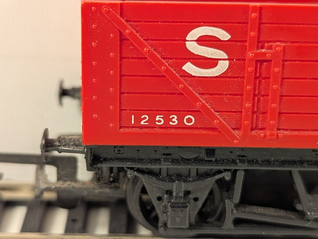 Tri-ang OO Gauge SR 5-Plank Open Wagon Goods Wagon 12530 SR Red