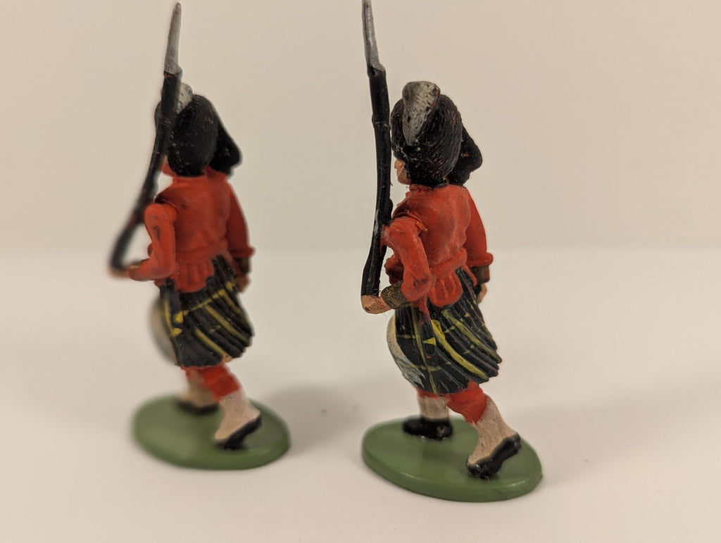 Britains Toy Soldiers “The Gordon Highlanders” Plastic Figures
