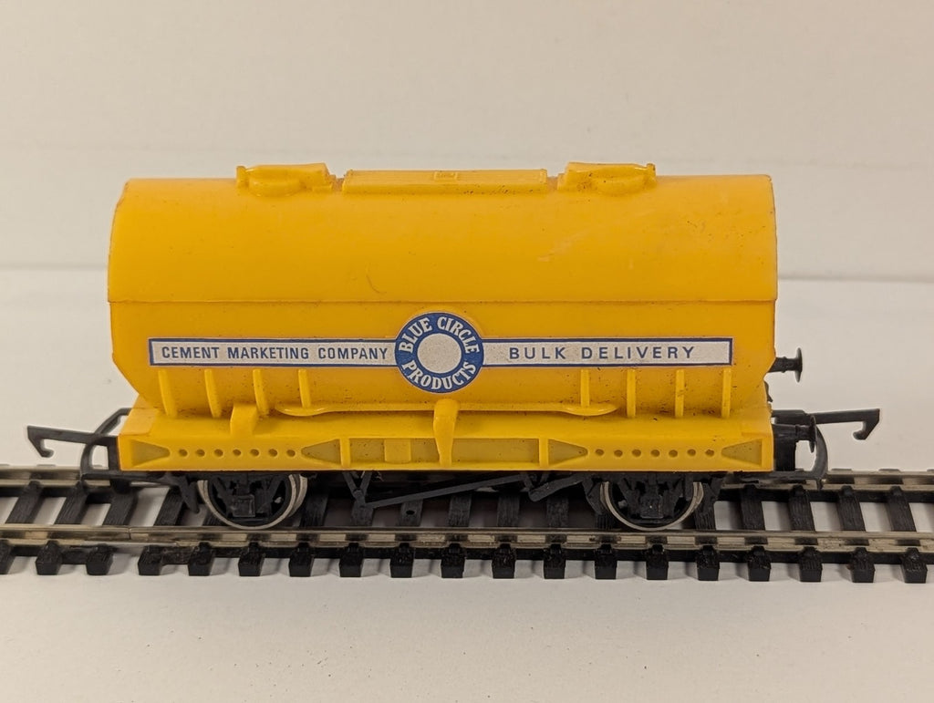 Hornby OO Gauge Presflo Cement Wagon Goods Wagon Blue Circle Cement R242