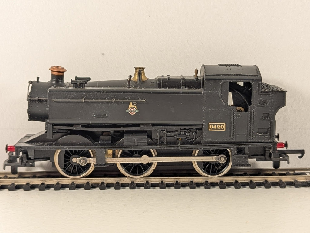 Lima Class 94XX Pannier Tank No.9420 BR Black OO Gauge