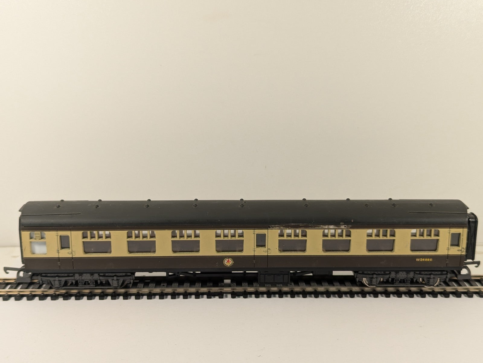 Lima 305333 OO Gauge BR Mk1 Brake 2nd Corridor Coach