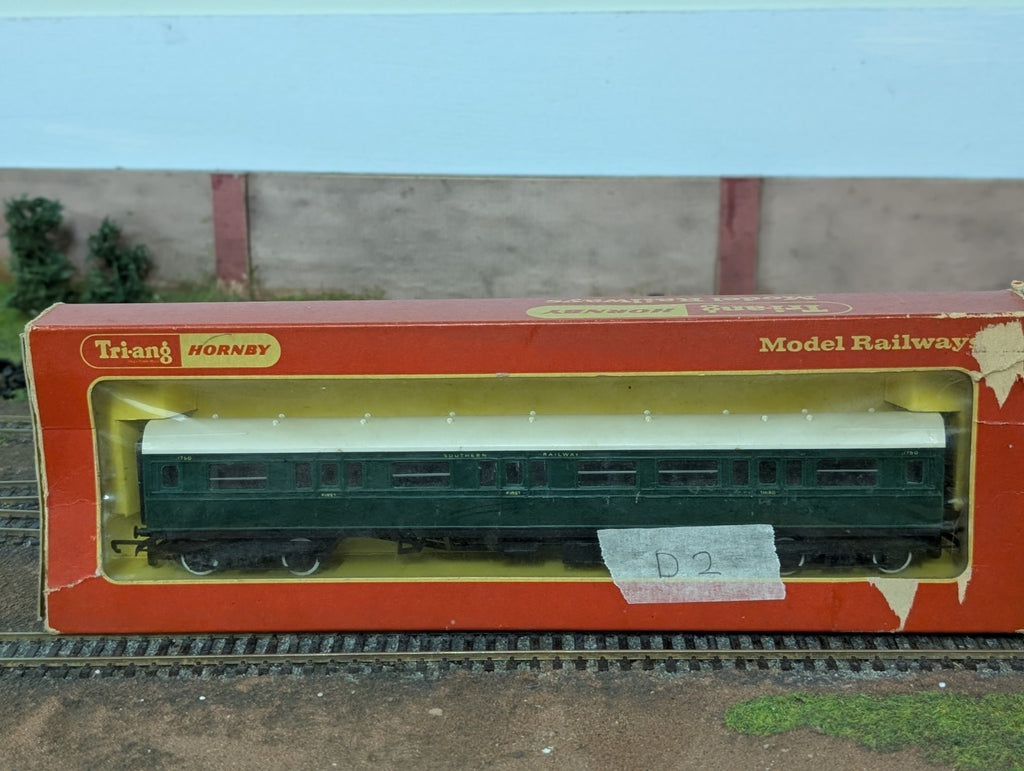 Tri-ang/Hornby R750 OO Gauge SR Caledonian Brake Coach No. 1750 - Boxed