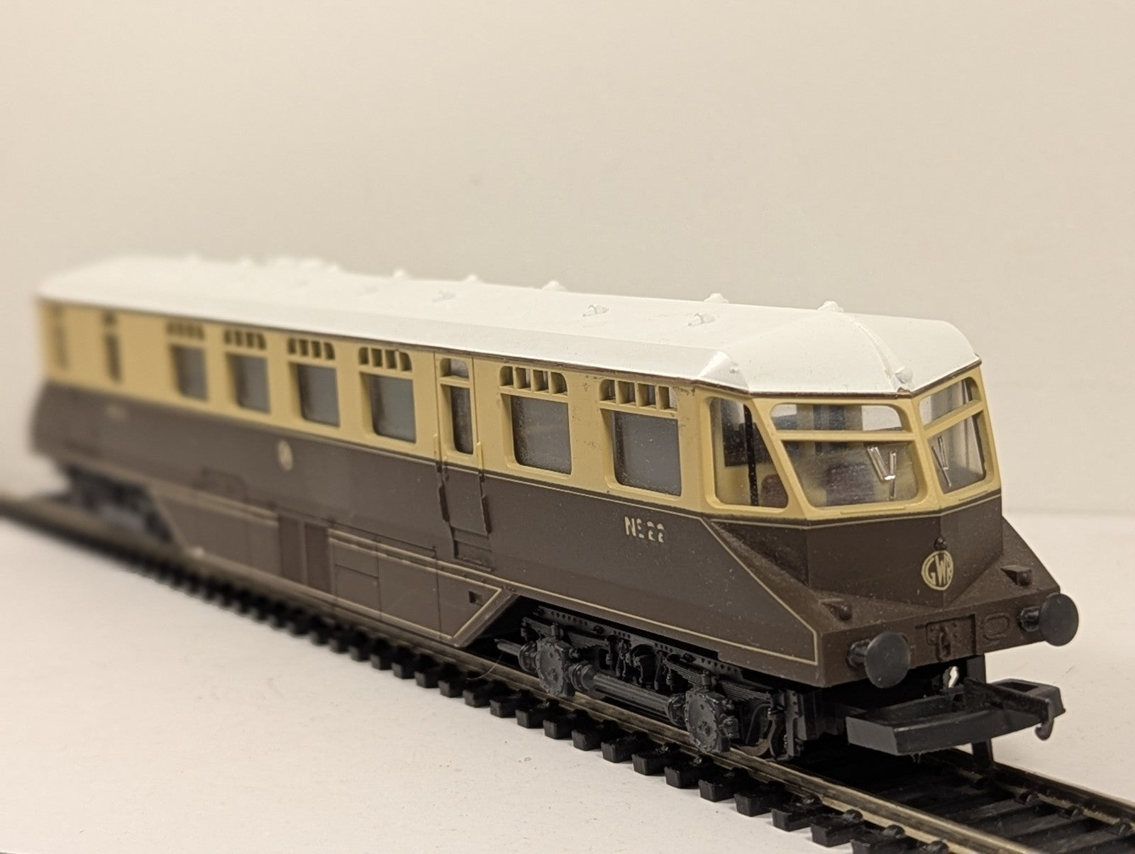 Lima OO Gauge GWR Railcar Diesel Railcar No 22 GWR Chocolate and Cream