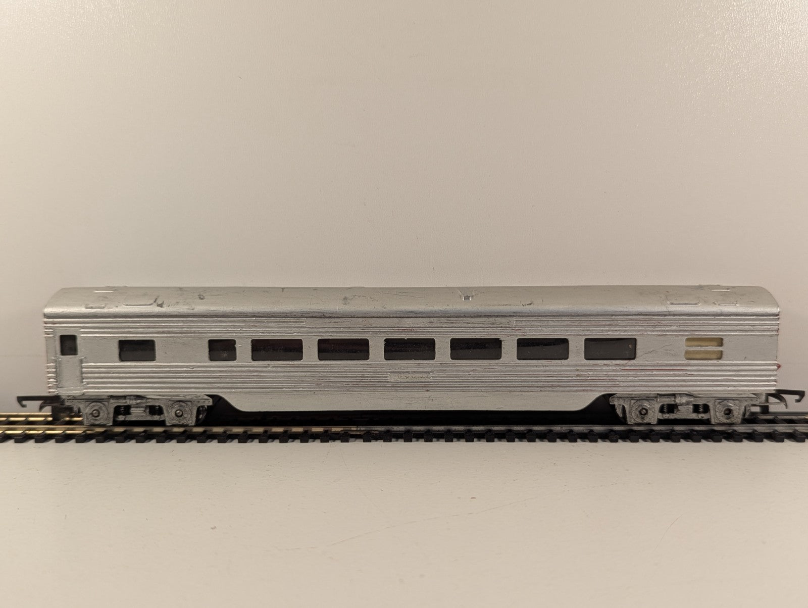 Tri-ang R24 OO Gauge Silver Transcontinental Passenger Car - repainted
