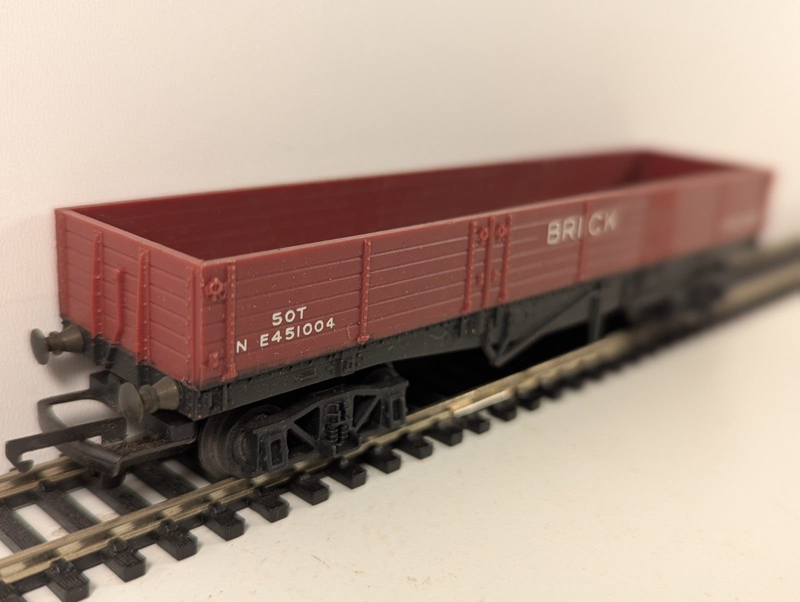 Tri-ang R219 OO Gauge Maroon Bogie Brick Wagon