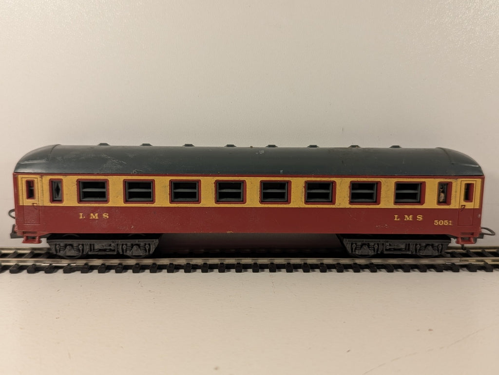 Lima HO Gauge LMS Red & Cream Passenger Coach