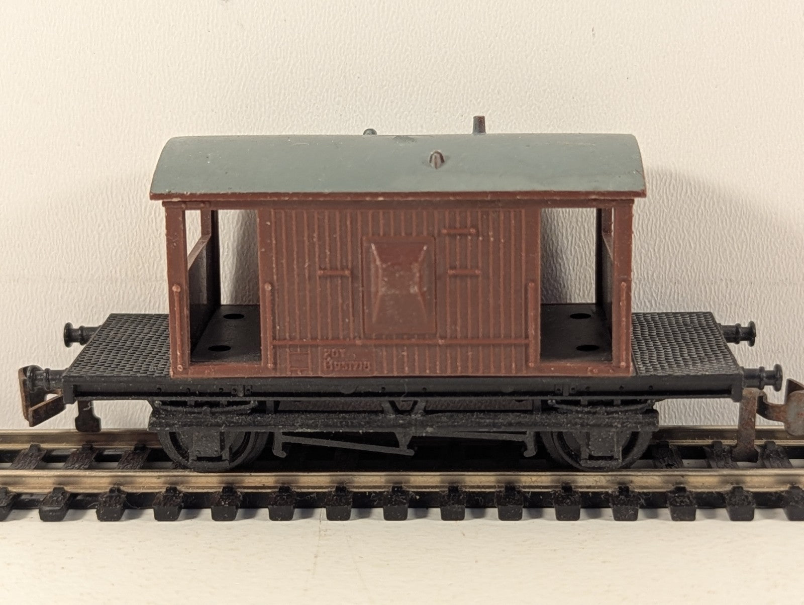 Playcraft Railways 20 Ton Brake Van OO Gauge