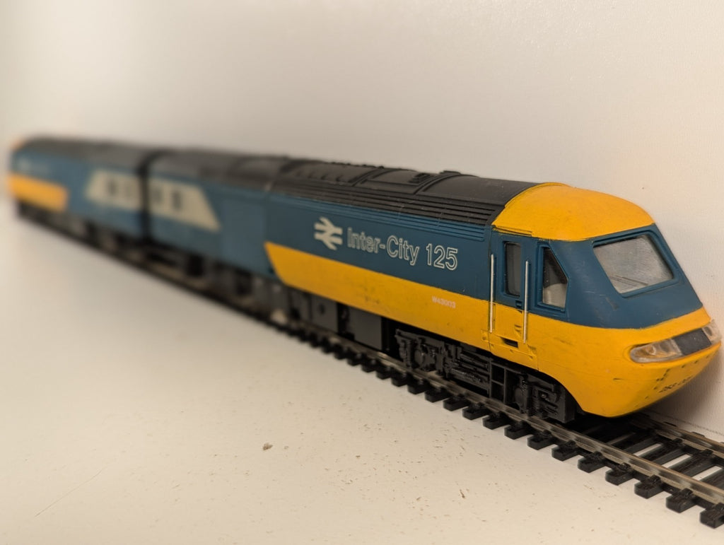 Hornby OO Gauge Class 43 HST Inter-City 125 Power and Dummy Car