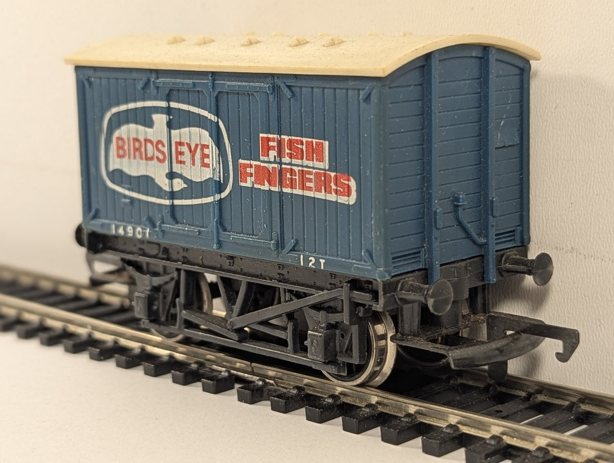 Hornby OO Gauge Birds Eye Fish Fingers Ventilated Van Goods Wagon 14901 R.116