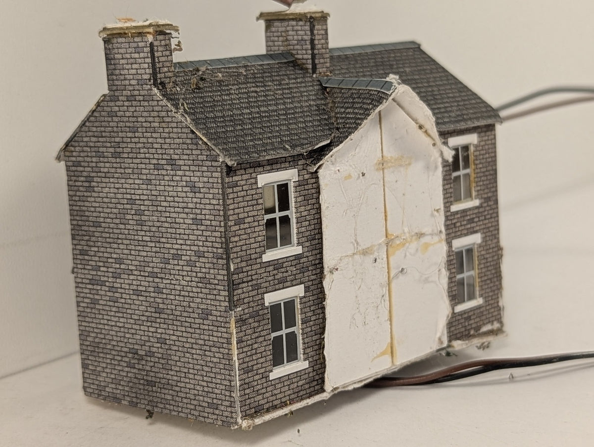 Metcalfe N Gauge stone Town Houses Buildings & Structures With Lights