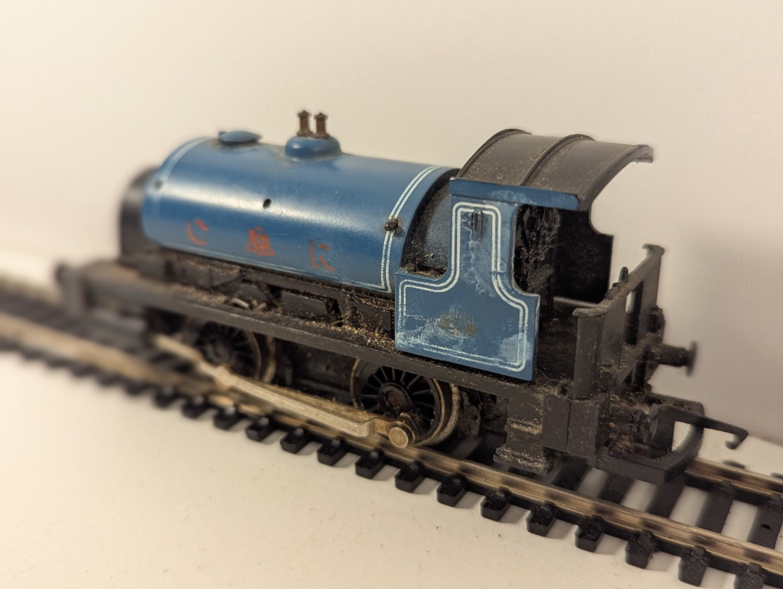 Hornby OO Gauge Caledonian Railway 0-4-0 Saddle Tank Spares or Repair