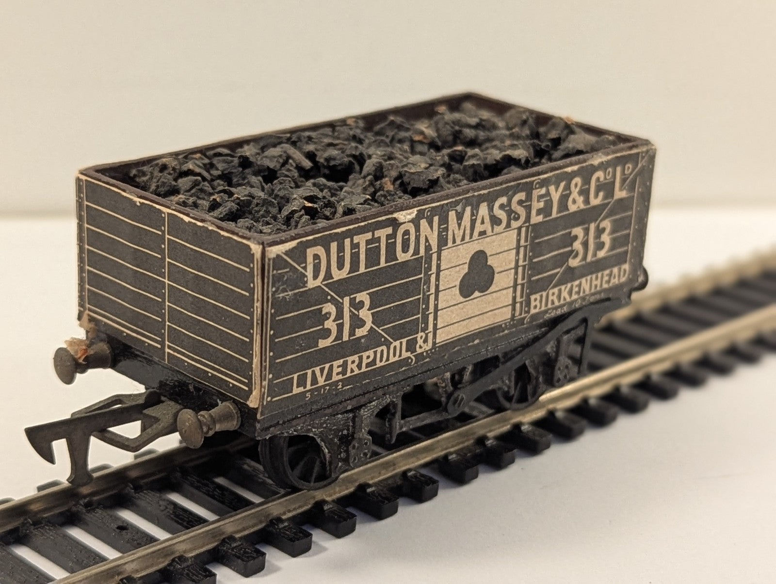 Graham Farish OO Gauge Dutton Massey & Co 10 Ton Open Coal Wagon