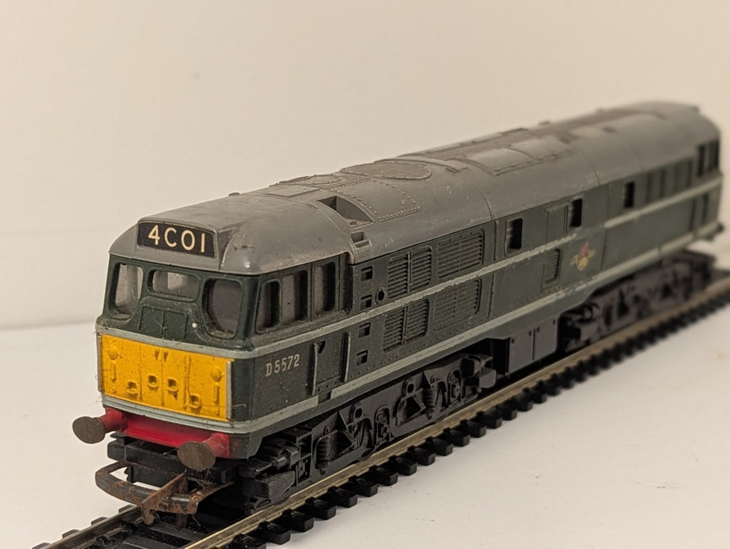 Tri-ang R357 OO Gauge Brush Type 2 Class 31 Diesel Locomotive D5572 Spares
